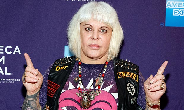 Apenas estou aqui para dizer que "industrial music is not for goth people".